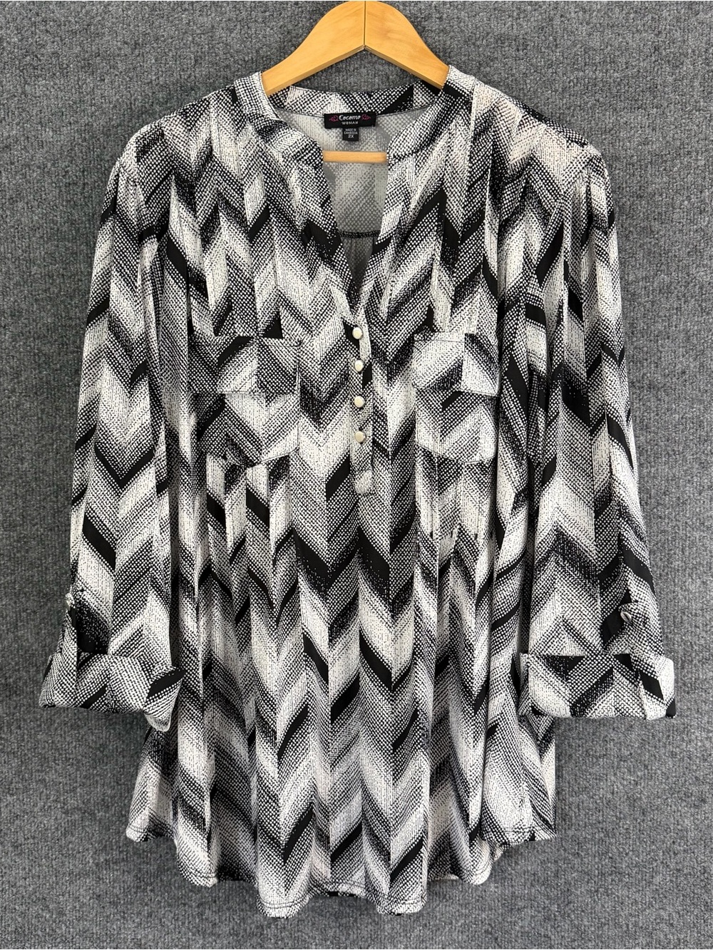 Cocomo Womens 2X Chevron Top Black Gray 3/4 Sleeve V Neck Office Casual Stretch
